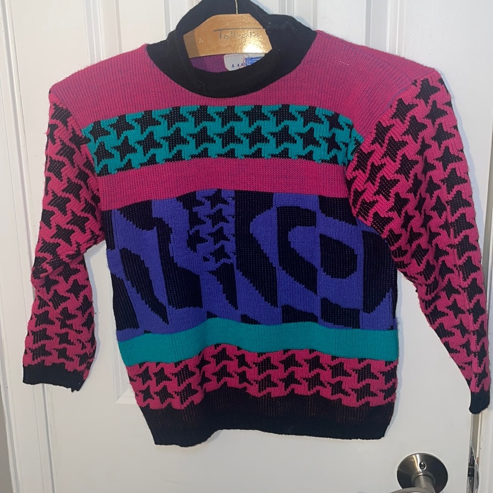 Vintage houndstooth pattern sweater